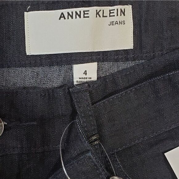 Anne Klein Belt Shorts  - Picture 5 of 8